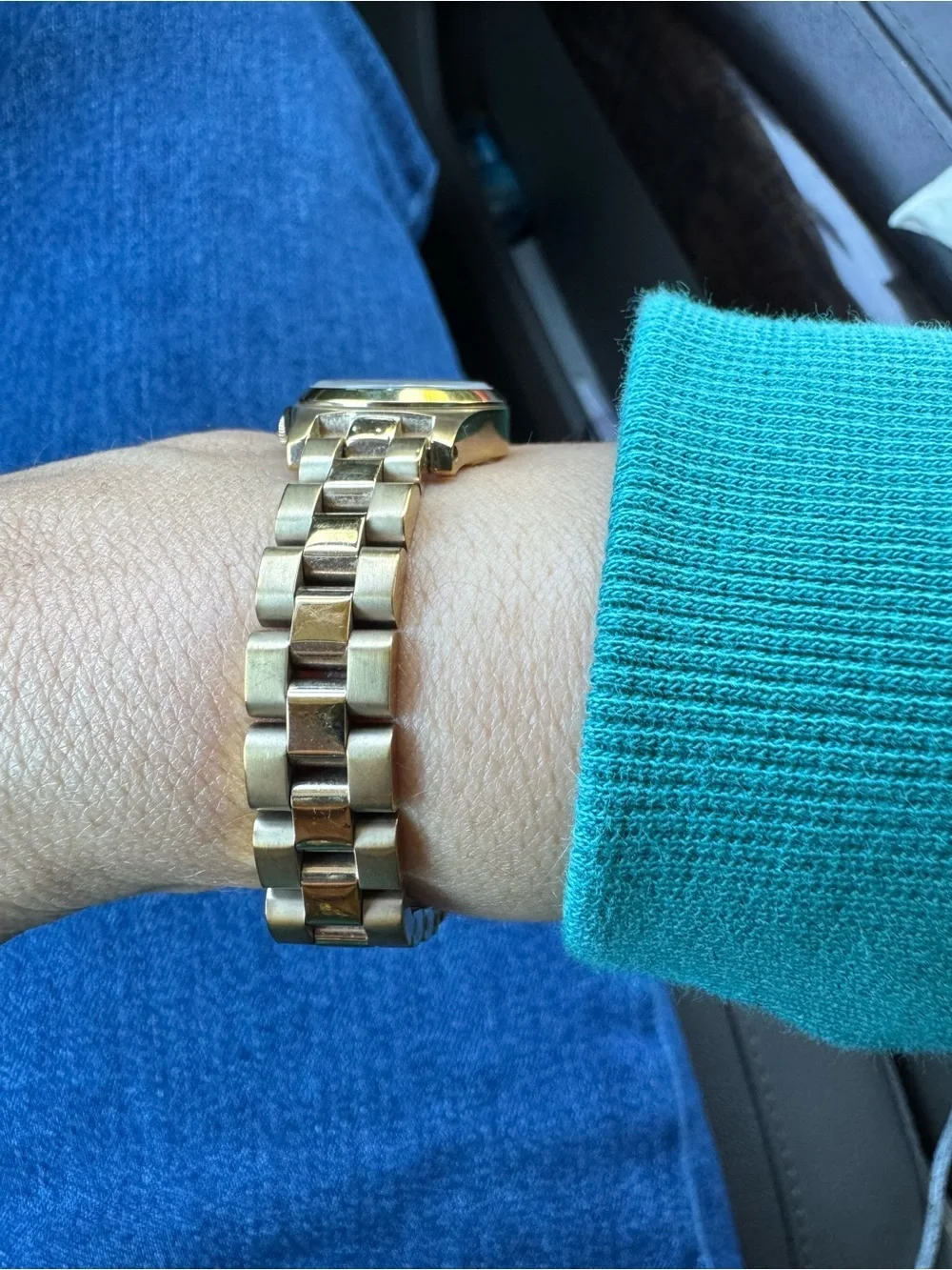 Marc by Marc Jacobs MBM3204 Henry Dinky Blue Dial Stainless Gold Tone Watch